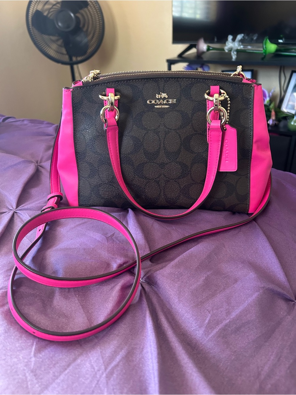 NWT Coach Signature Bag with vibrant fuchsia Trim